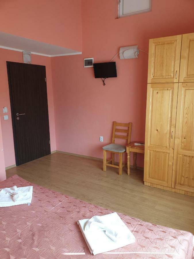 Къща За Гости Луксия Hotel Sukhache Exterior foto