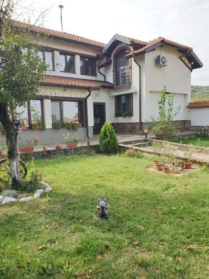 Къща За Гости Луксия Hotel Sukhache Exterior foto