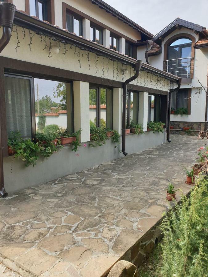 Къща За Гости Луксия Hotel Sukhache Exterior foto