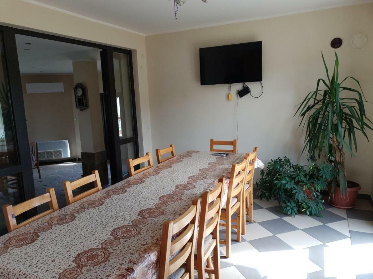 Къща За Гости Луксия Hotel Sukhache Exterior foto